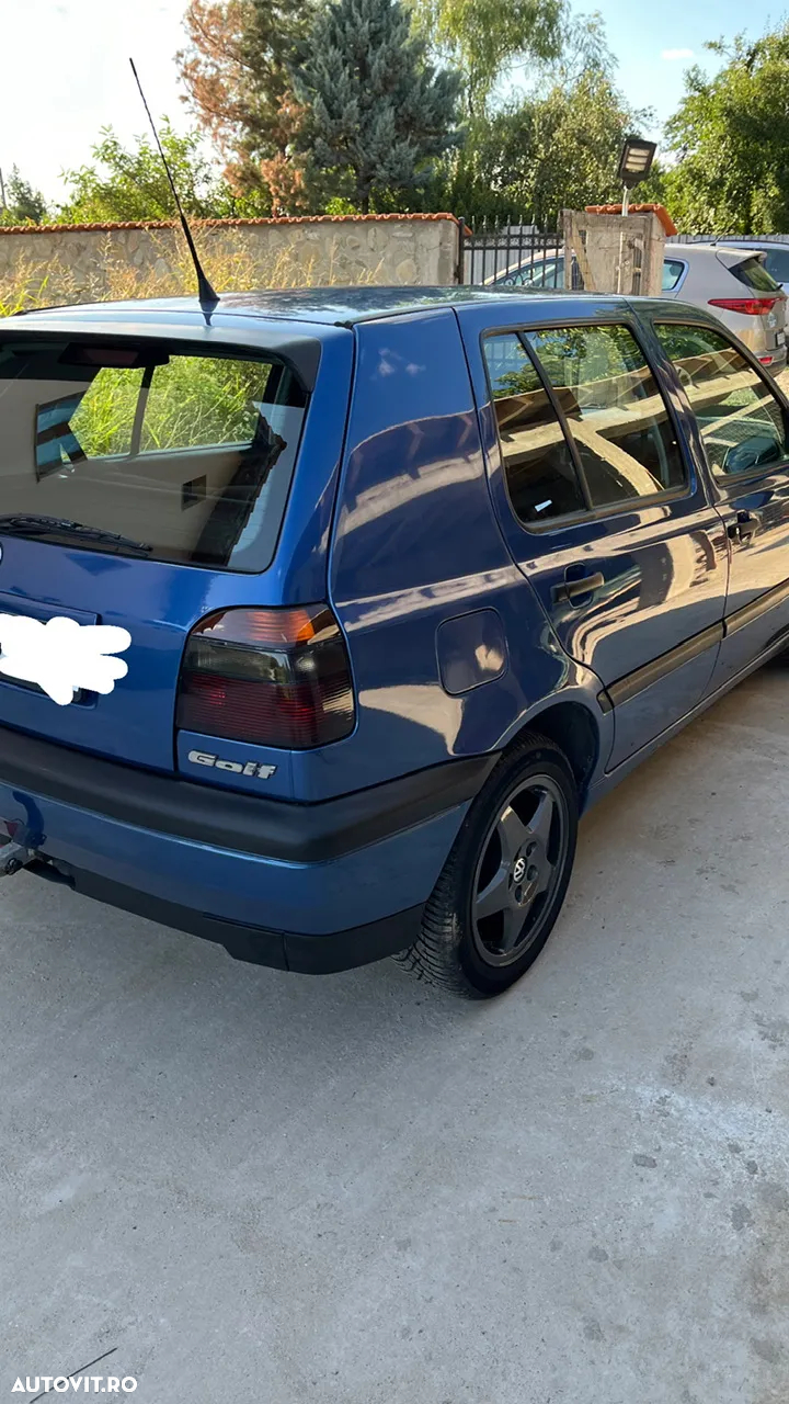 Volkswagen Golf - 5
