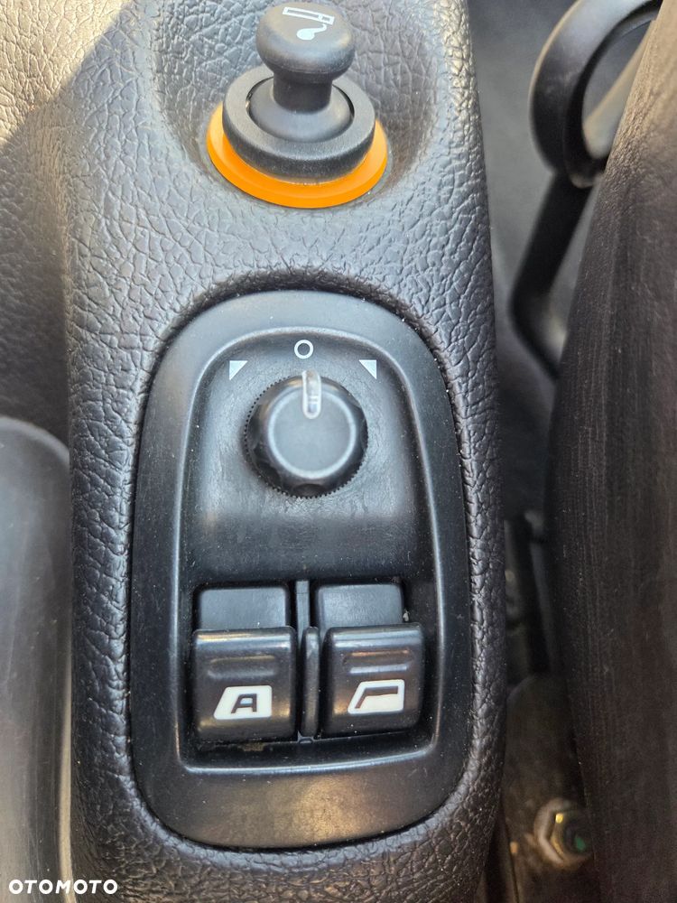 Peugeot 206 CC 2.0 Euro3 - 6