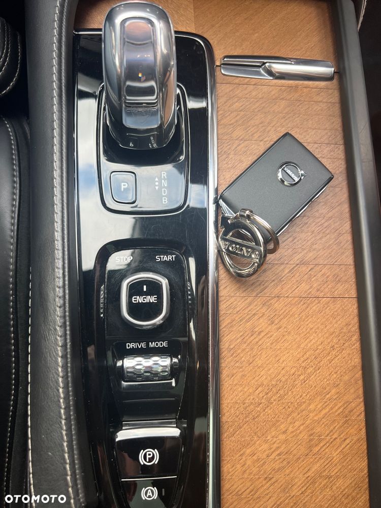 Volvo XC 90 T8 AWD Plug-In Hybrid Excellence - 18