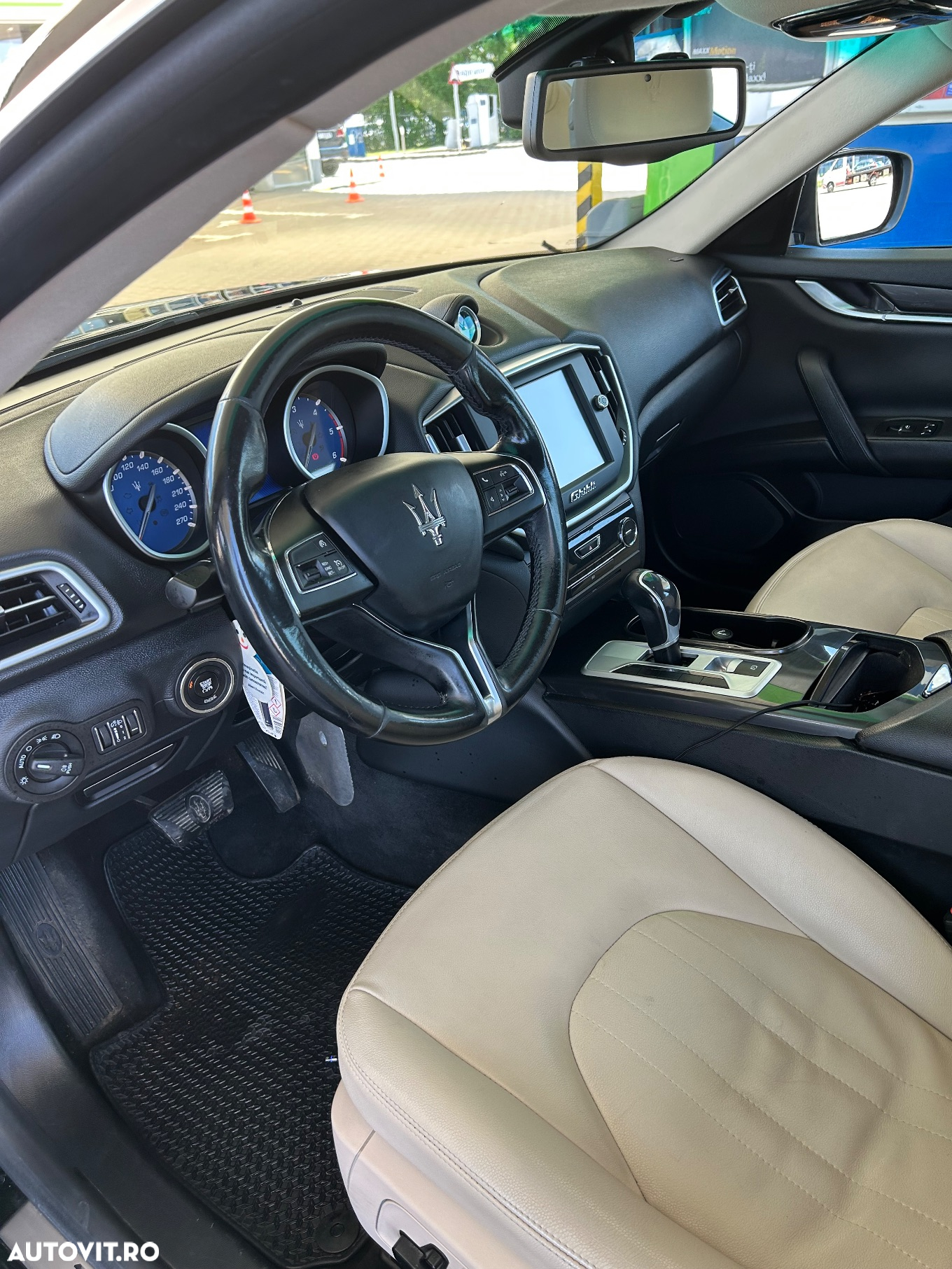Maserati Ghibli - 2
