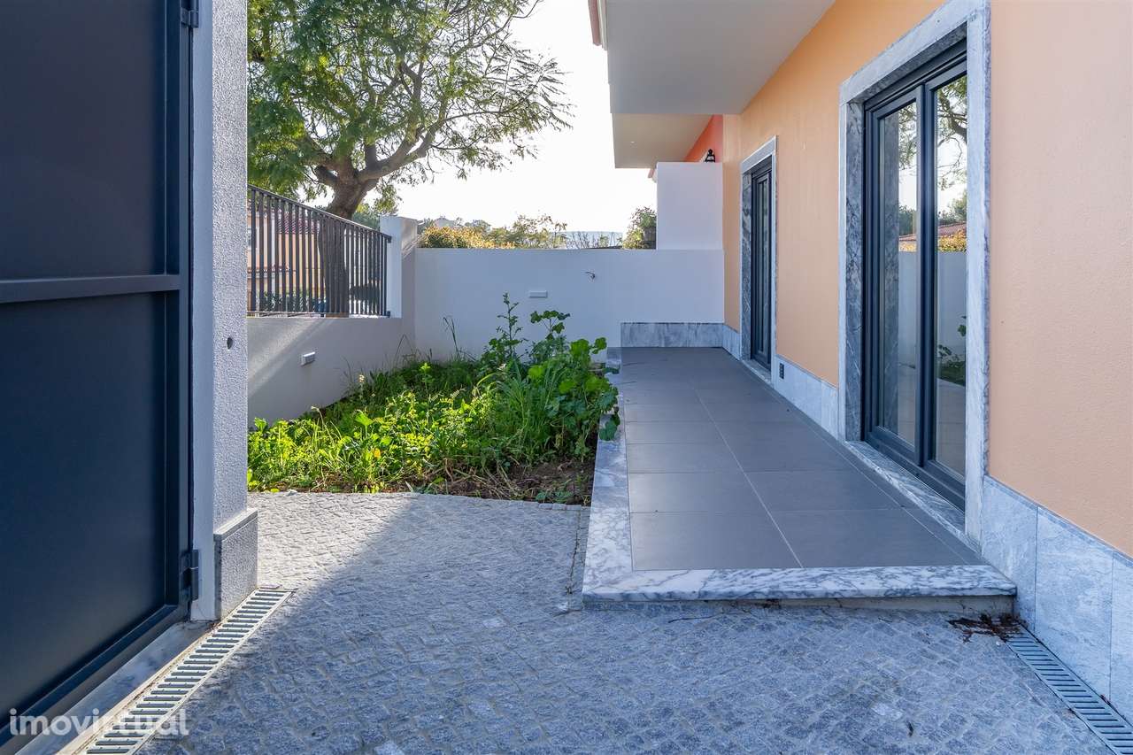 Moradia T3+2 no Estoril - Grande imagem: 4/53