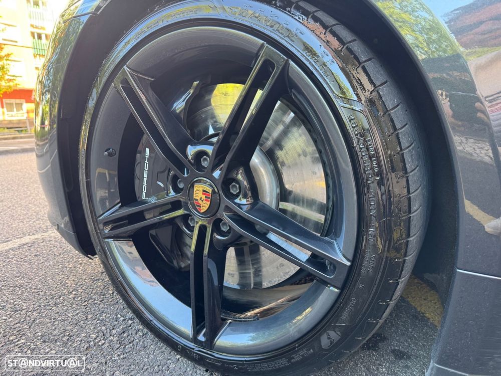 Porsche Taycan Turbo - 13