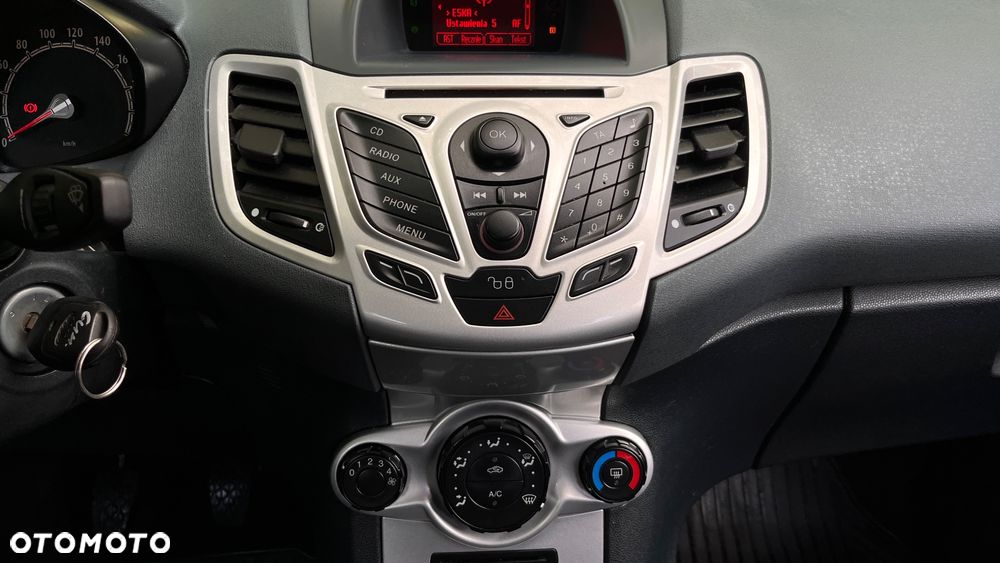 Ford Fiesta 1.4 Titanium - 12