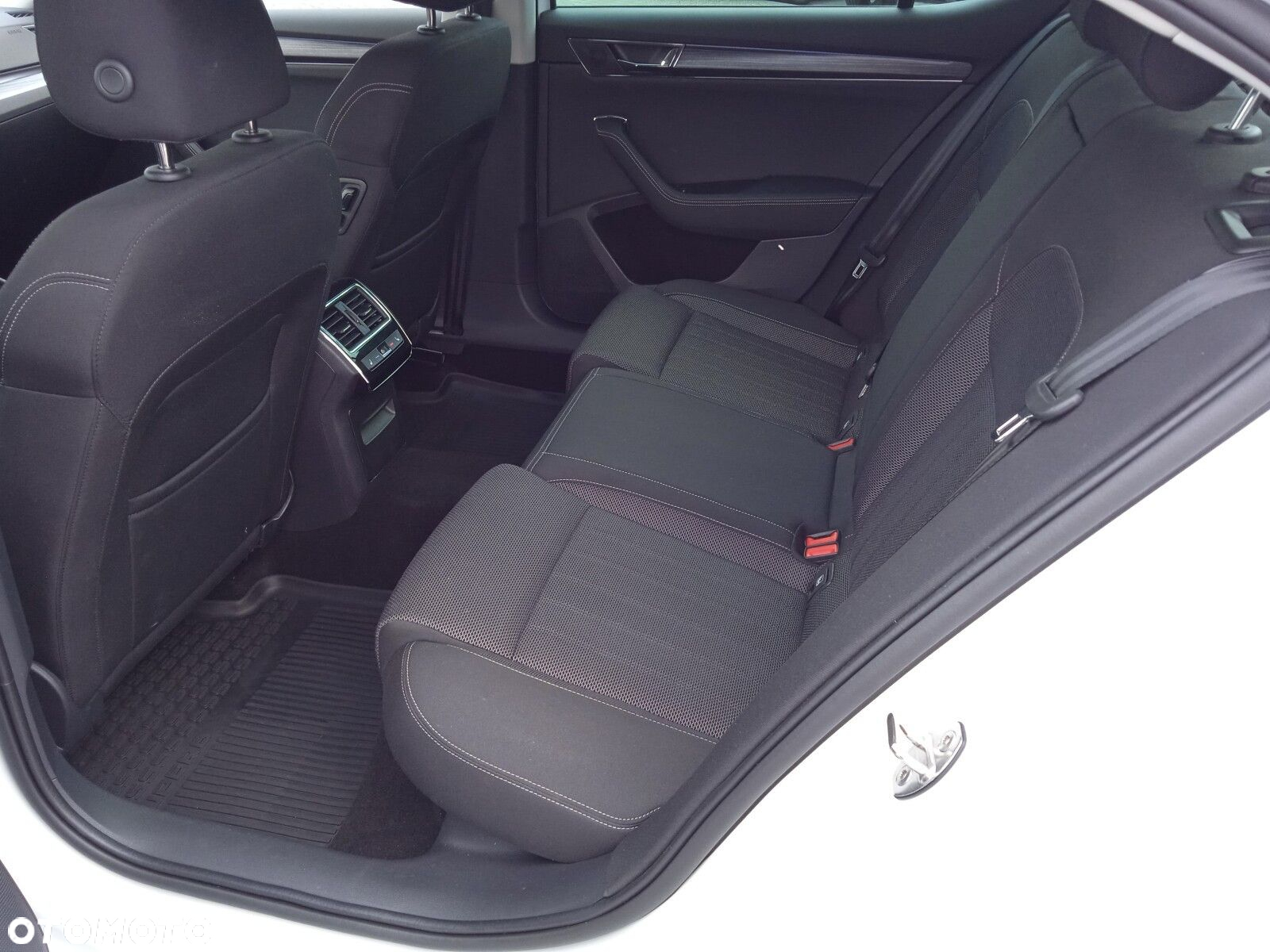 Skoda Superb 2.0 TDI SCR Style DSG - 13