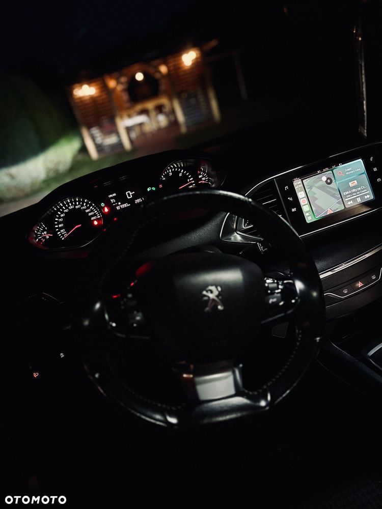 Peugeot 308 1.6 BlueHDi Allure S&S - 17