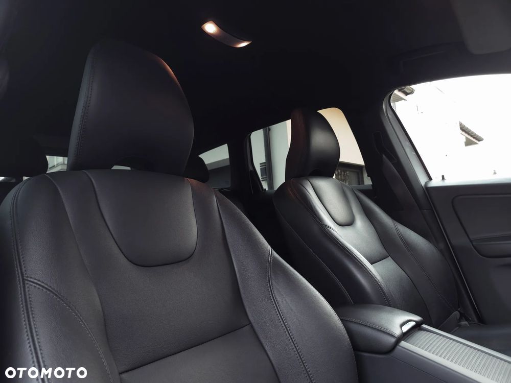 Volvo XC 60 D4 Geartronic Summum - 25