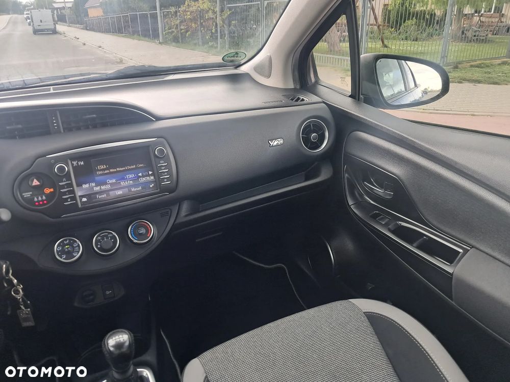 Toyota Yaris - 25