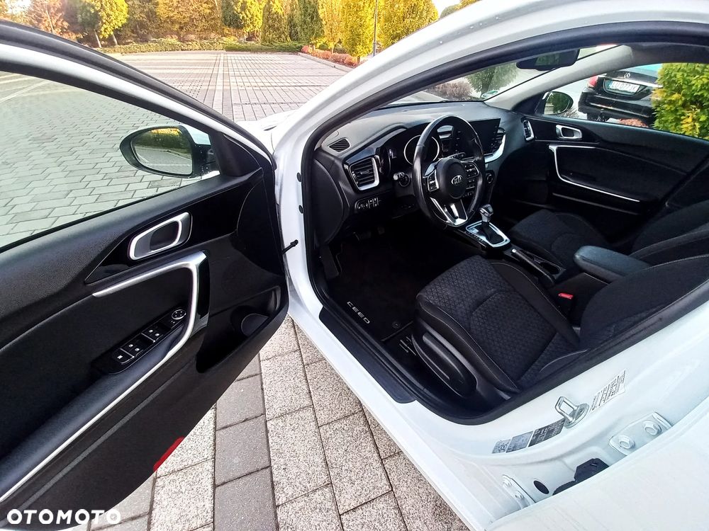 Kia Ceed - 16