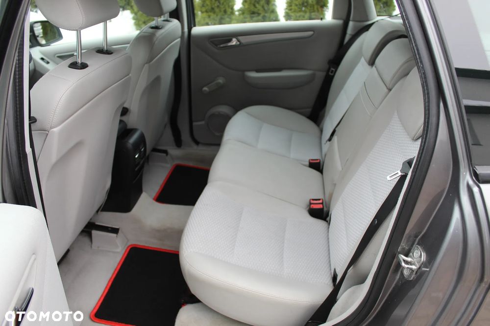 Mercedes-Benz Klasa B 180 CDI Autotronic - 15