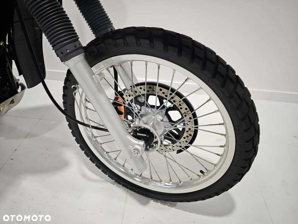Suzuki DR - 8