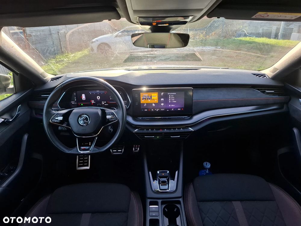 Skoda Octavia 2.0 TDI DSG RS - 22