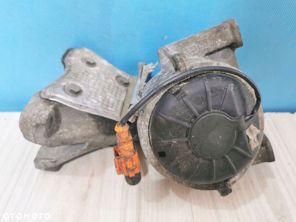 audi a4 b8 poduszka silnika 8k0199381 łapa wspornik silnika 8k0199308bj - 1