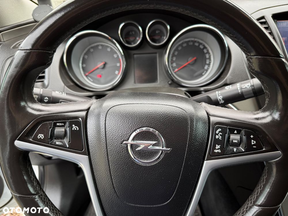 Opel Insignia - 11