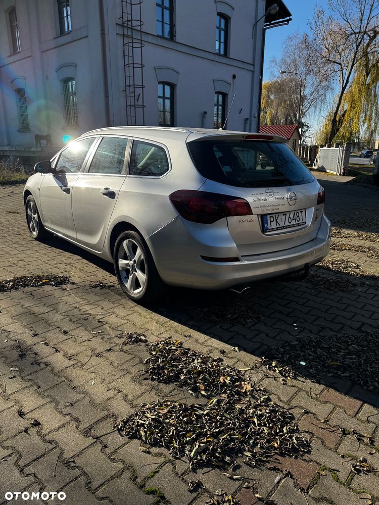 Opel Astra 2.0 CDTI Exklusiv - 4