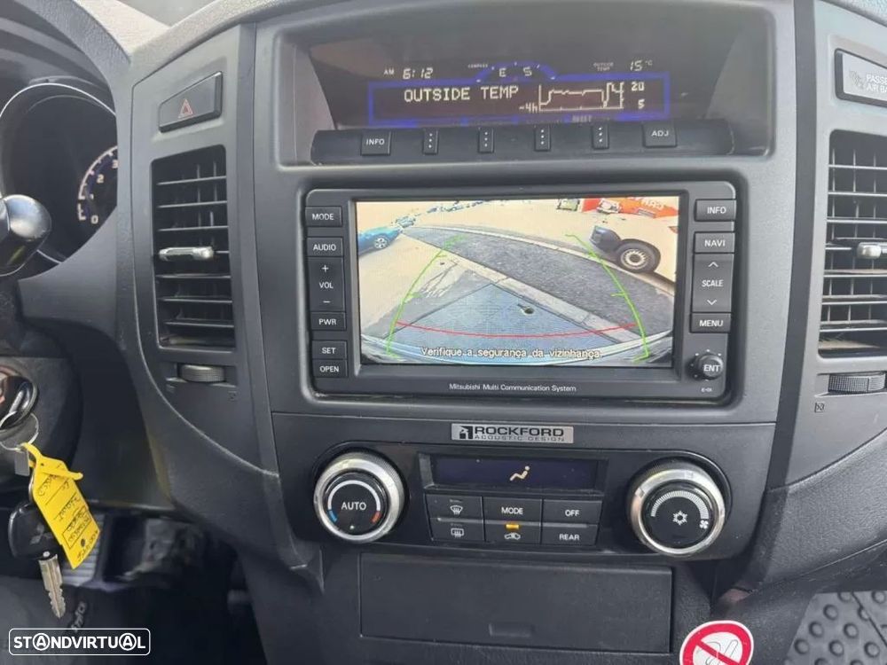 Mitsubishi Pajero 3.2 DI-D Auto Instyle - 19