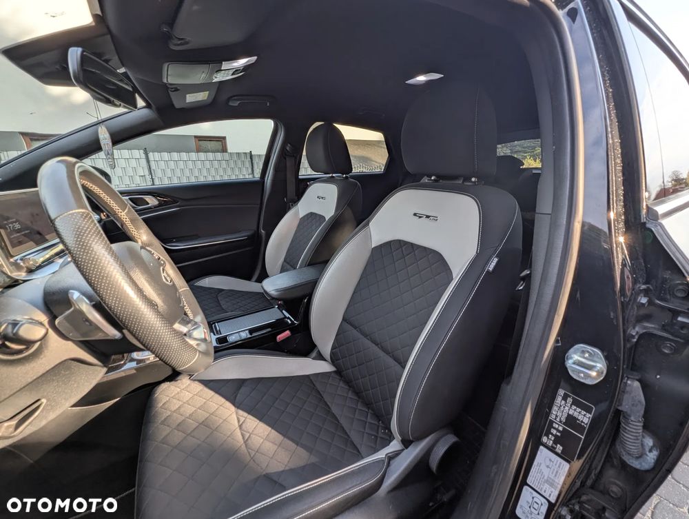 Kia ProCeed 1.5 T-GDI DCT7 OPF (48V Mild Hybrid) GT Line - 14