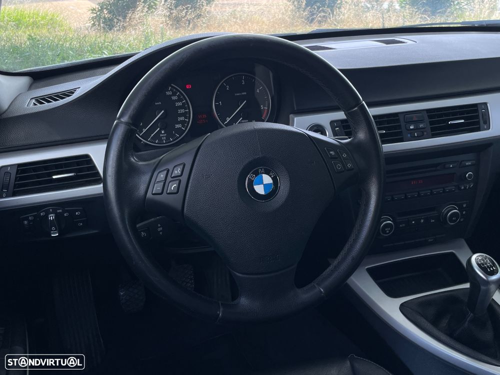 BMW 320 d - 10