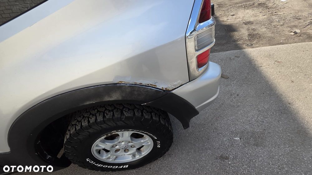 Mitsubishi Pajero - 27