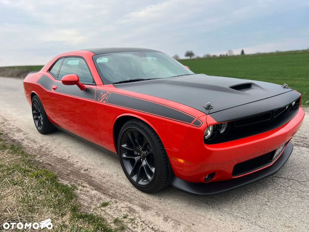 Dodge Challenger - 9