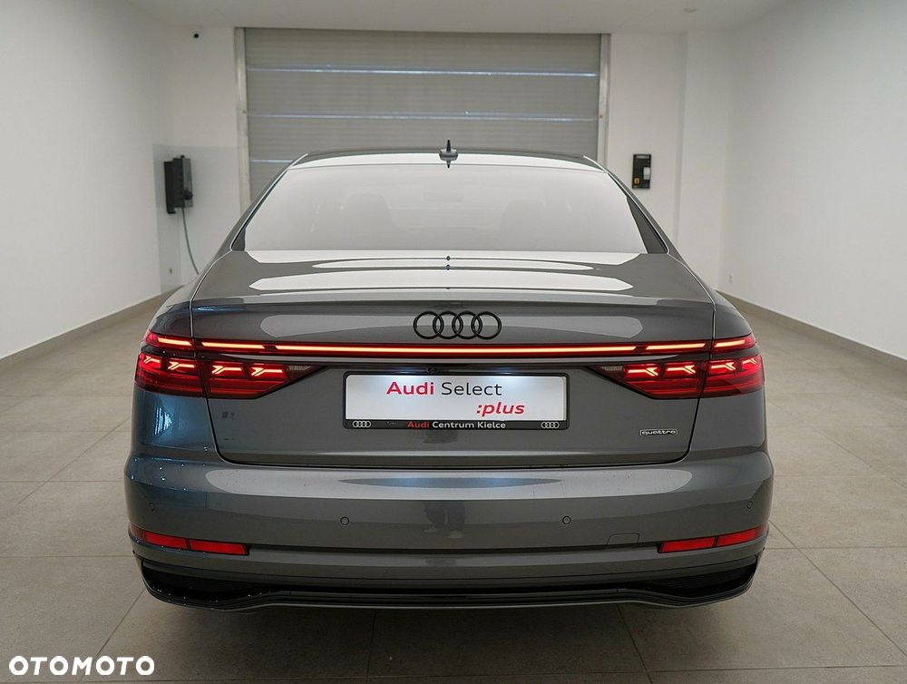 Audi A8 - 4