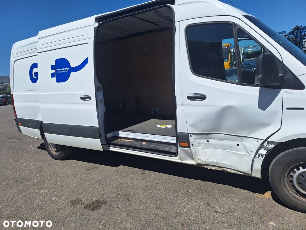 Mercedes-Benz Sprinter - 4
