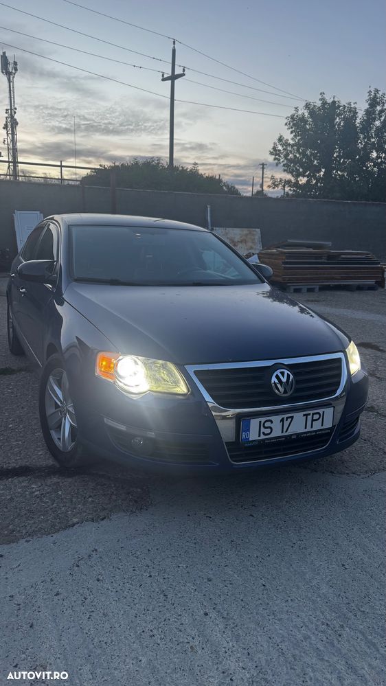 Volkswagen Passat - 1