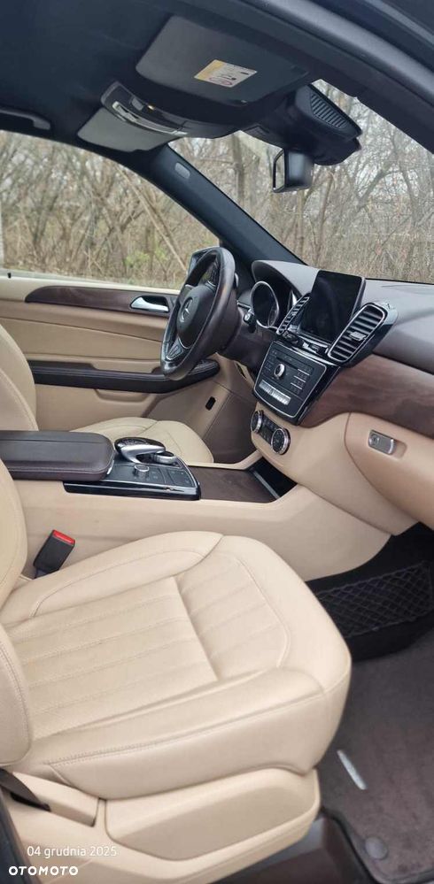 Mercedes-Benz GLE - 11