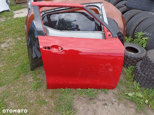 Suzuki swift mk8 drzwi prawe przód
