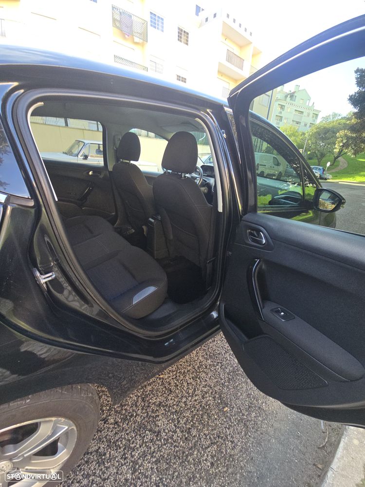 Peugeot 208 1.4 VTi Allure - 20