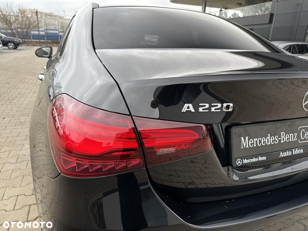 Mercedes-Benz Klasa A 220 4-Matic AMG Line 7G-DCT - 12