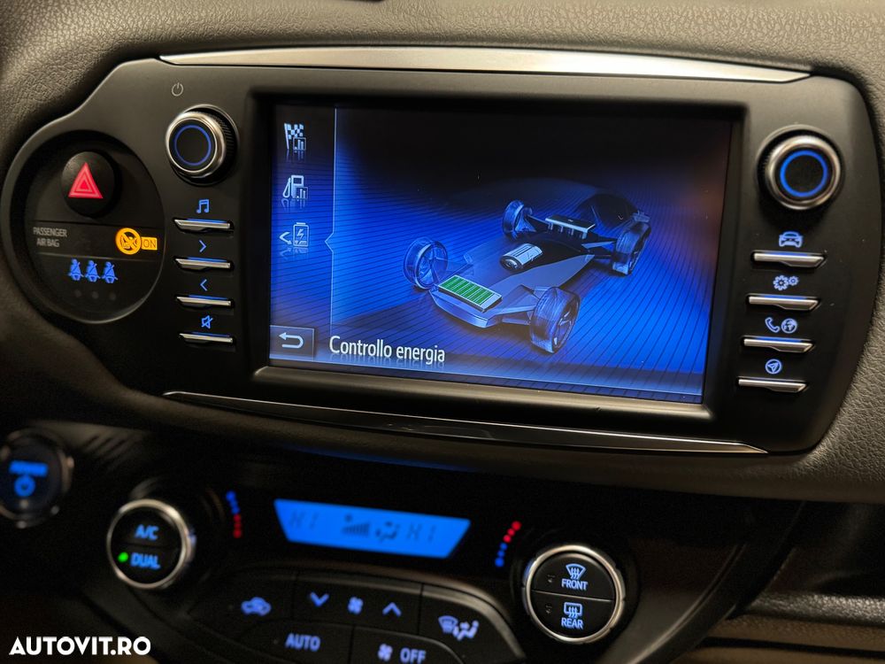 Toyota Yaris 1.5 VVT-i HSD Sol - 26