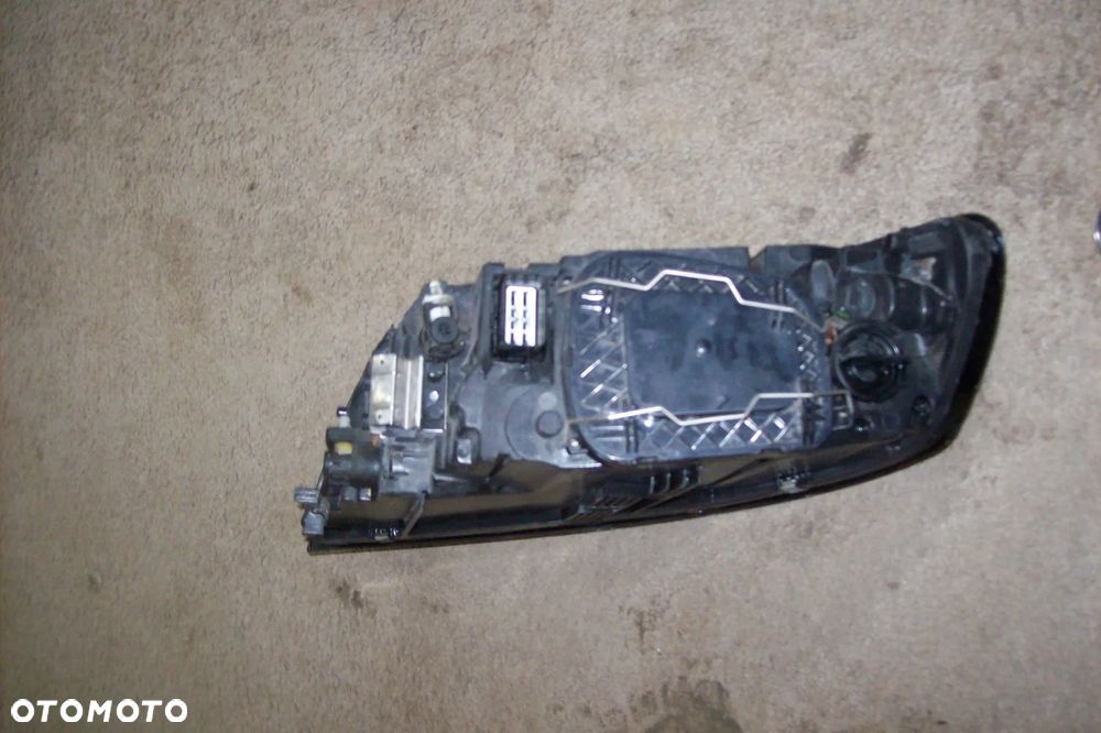 LAMPA PRZEDNIA  PRAWA VOLVO V50 EUROPA - 9