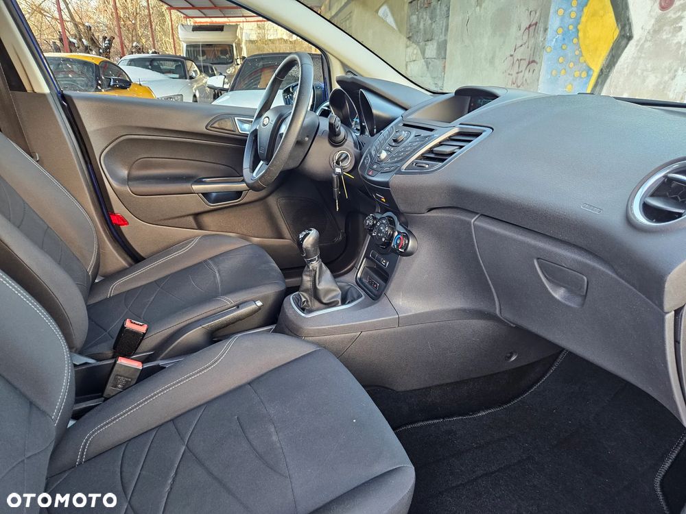 Ford Fiesta - 24