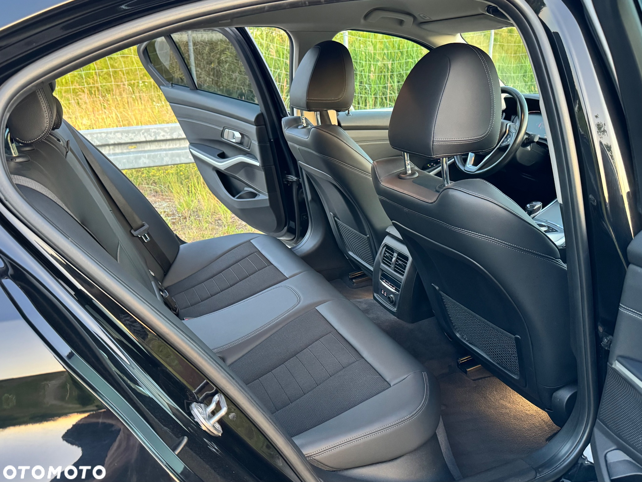 BMW Seria 3 330e Sport - 9