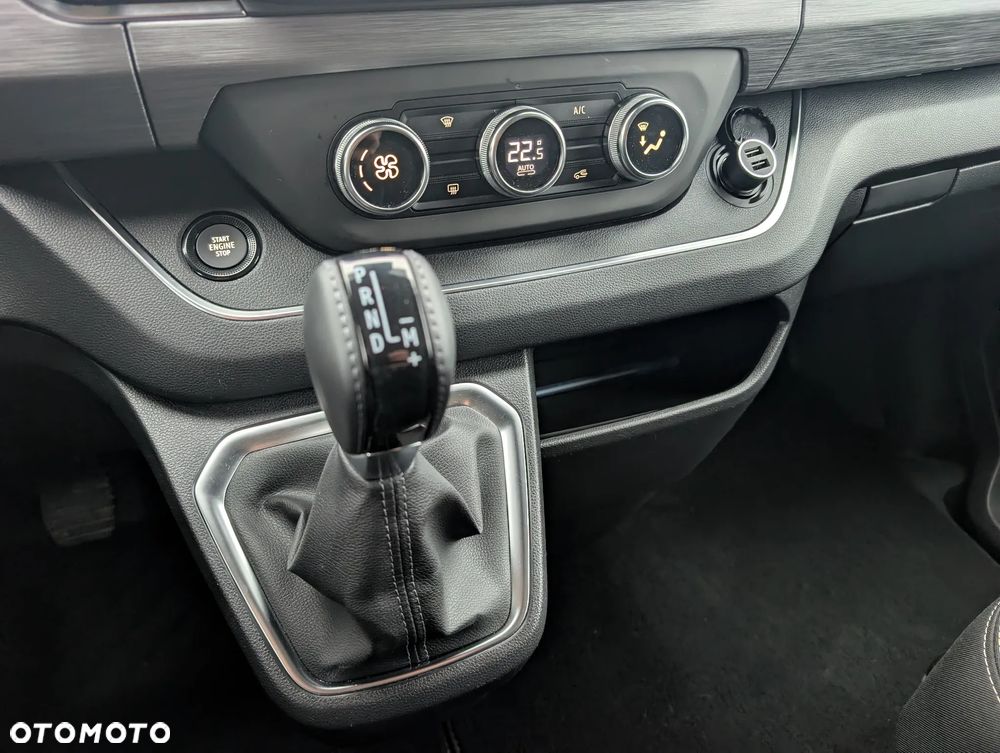 Renault Trafic Grand 2.0 dCi EDC - 11