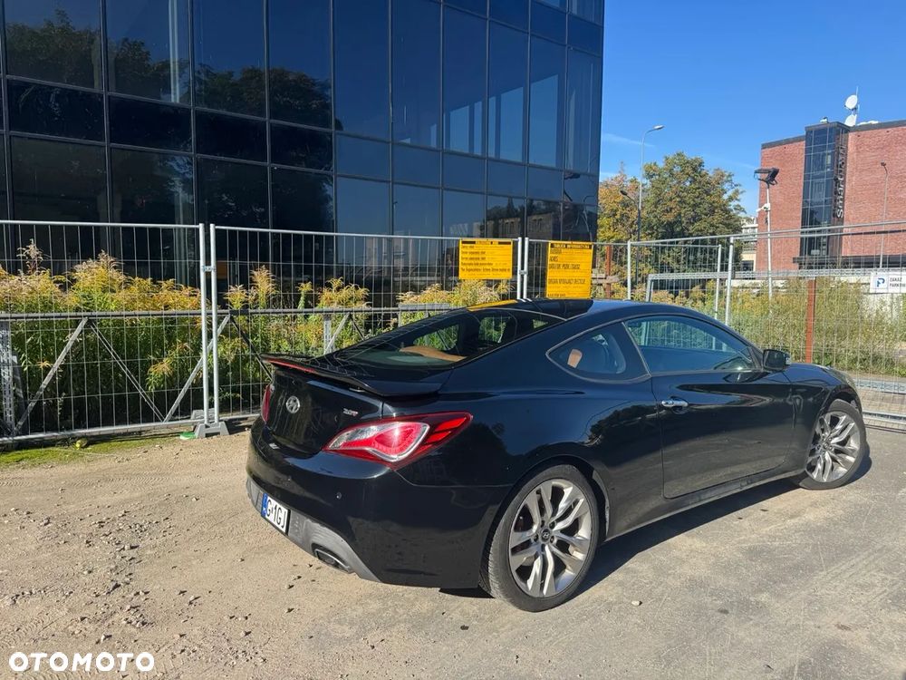Hyundai Genesis Coupe - 16