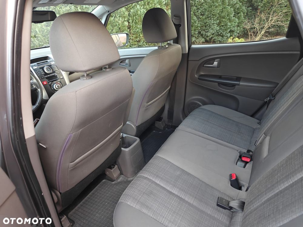 Kia Venga - 13