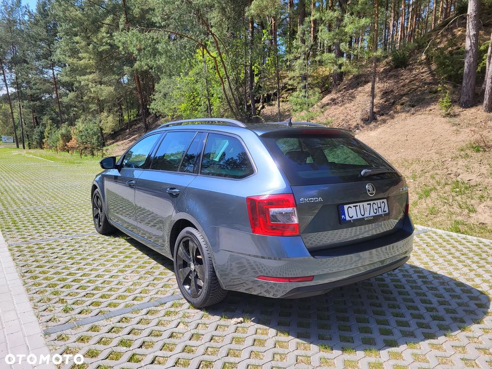 Skoda Octavia 1.6 TDI DSG Ambition - 6