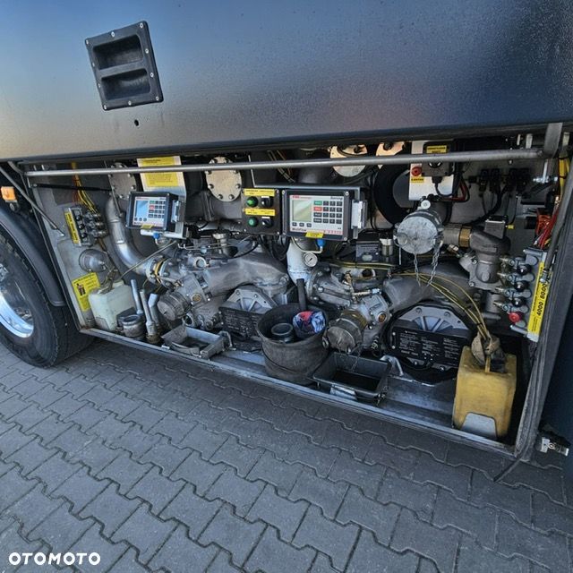 Volvo STOKOTA FH 6X2 - 6