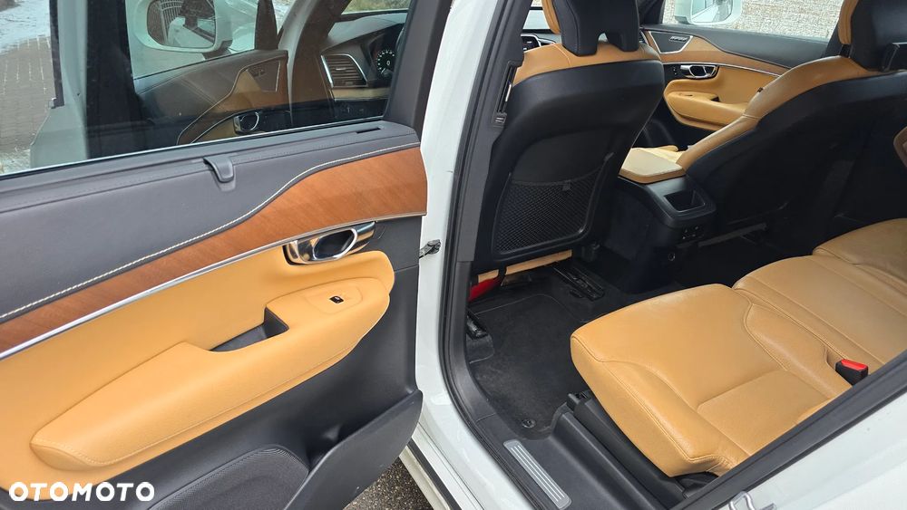 Volvo XC 90 D5 SCR AWD Inscription 7os - 17
