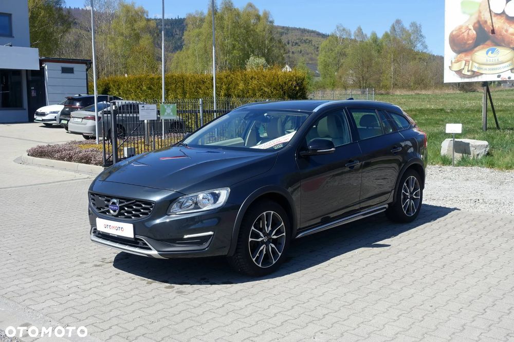 Volvo V60 Cross Country D4 Geartronic Summum - 1