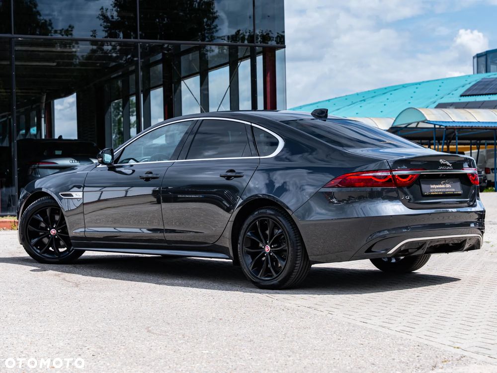 Jaguar XF D200 R-Dynamic HSE - 11