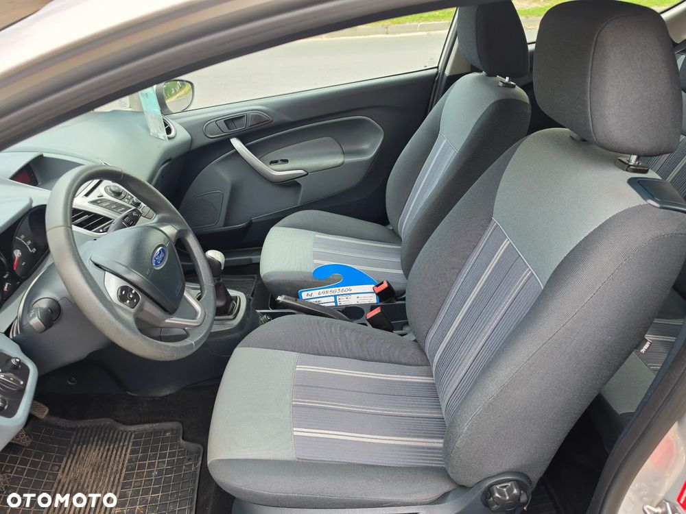 Ford Fiesta - 8