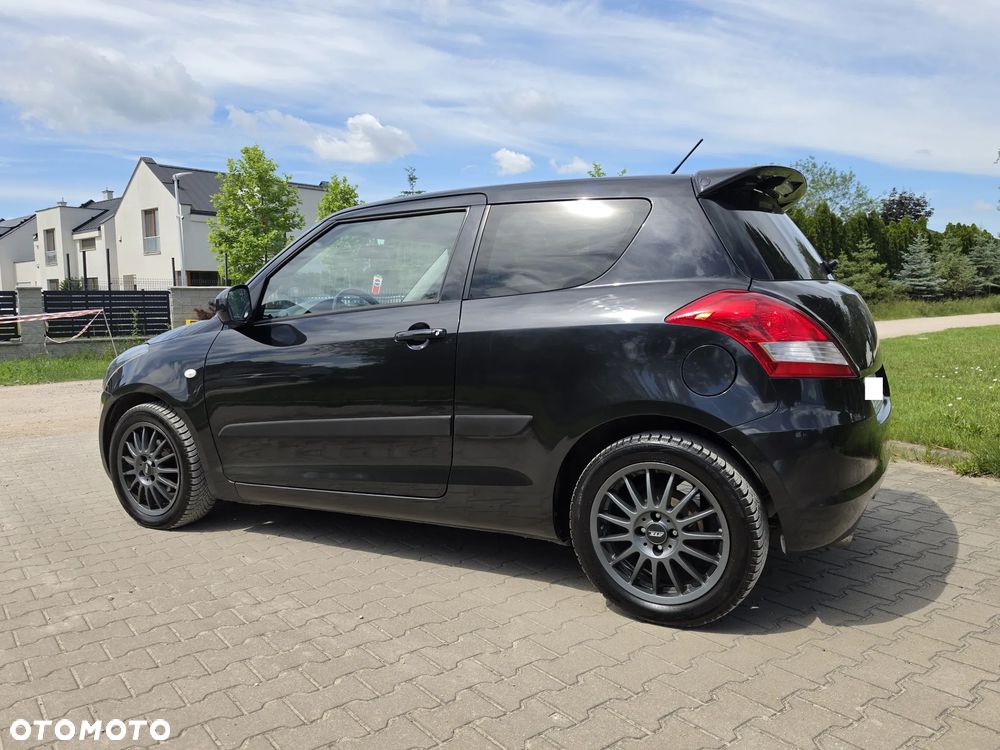 Suzuki Swift 1.3 Sunlight Edition - 2