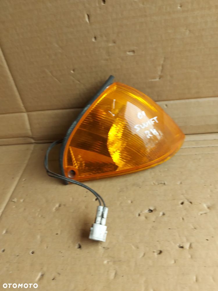 Kierunkowskaz prawy przód Suzuki Swift '01r - 2