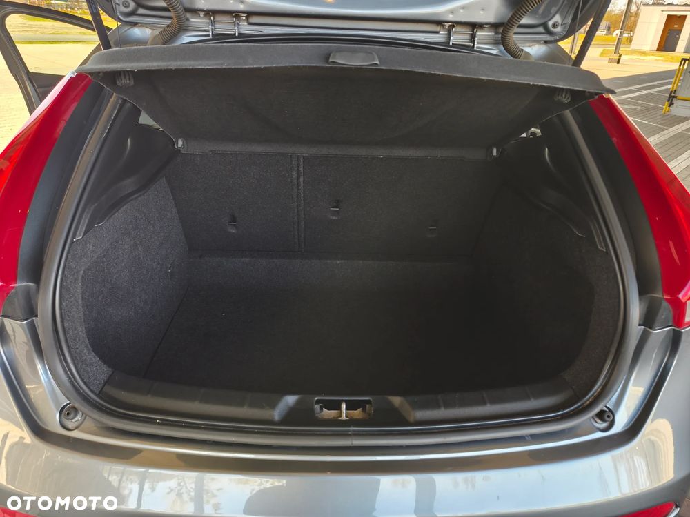 Volvo V40 D3 Geartronic Summum - 32