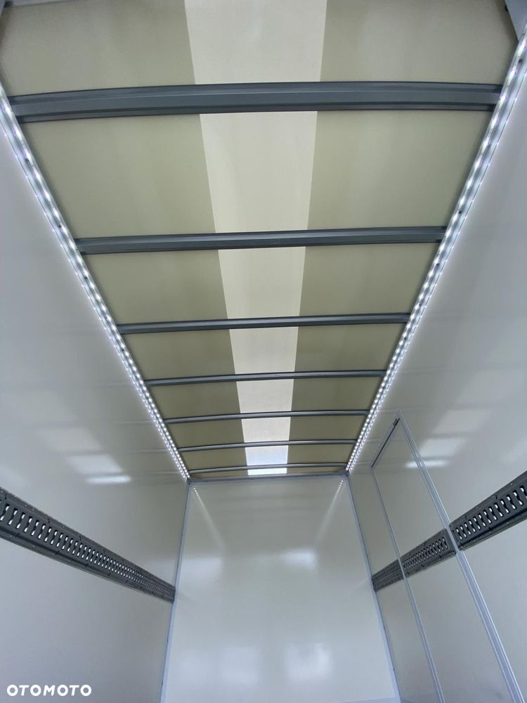 Mercedes-Benz Sprinter - 4