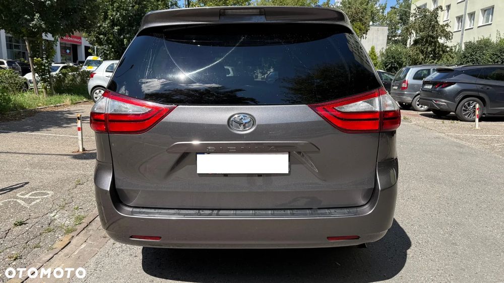 Toyota Sienna 3.5 V6 - 9