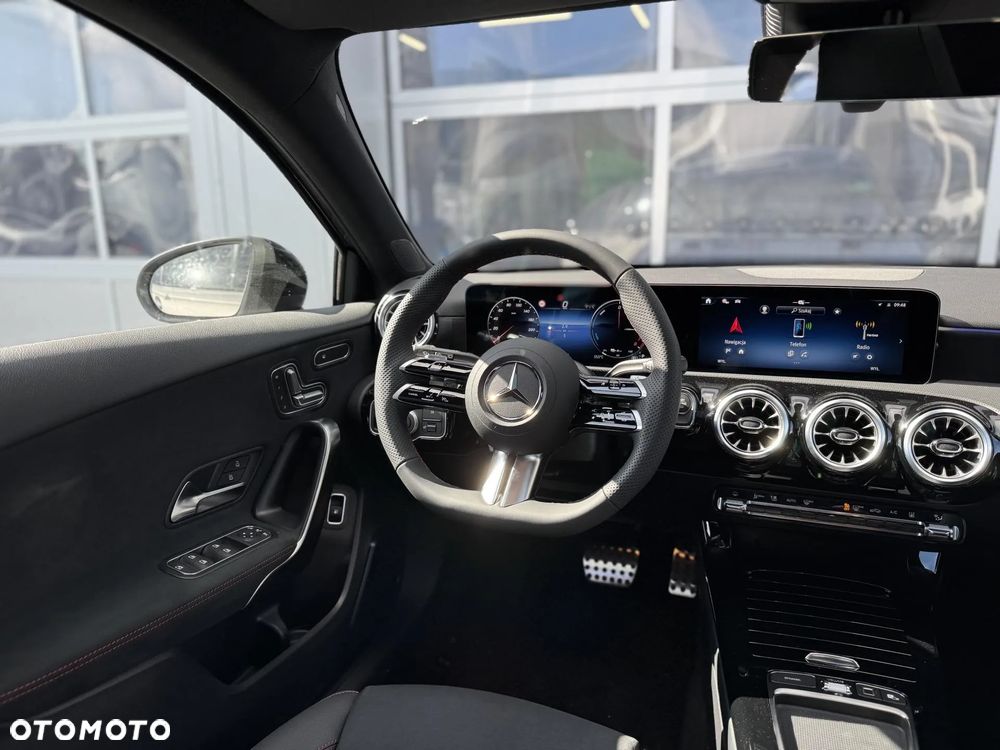 Mercedes-Benz Klasa A 250 e PHEV AMG Line 8G-DCT - 14