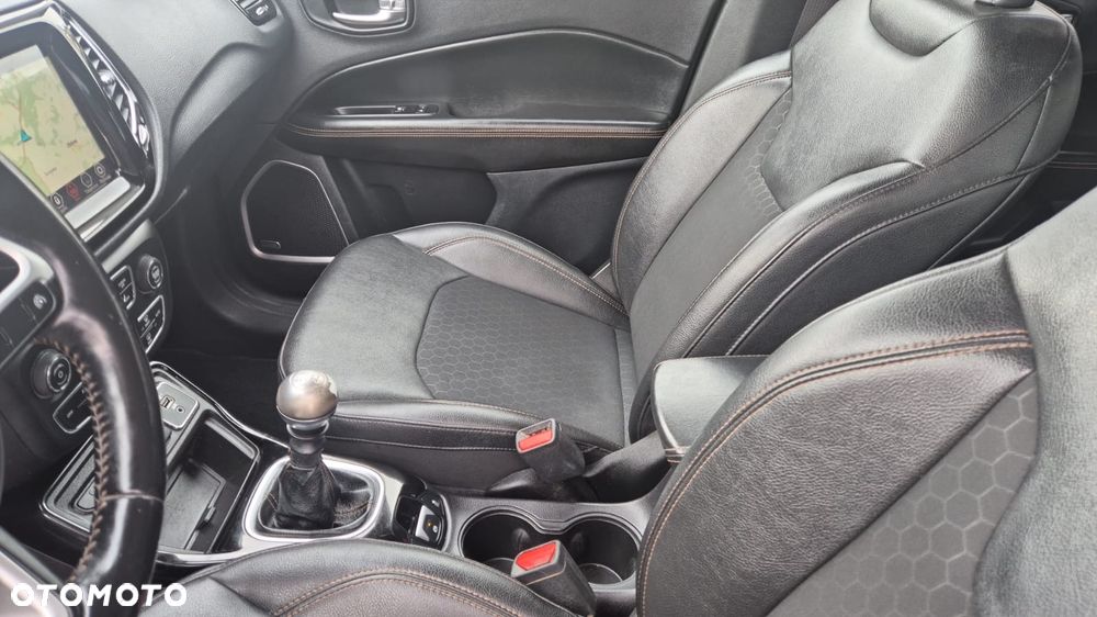 Jeep Compass - 10